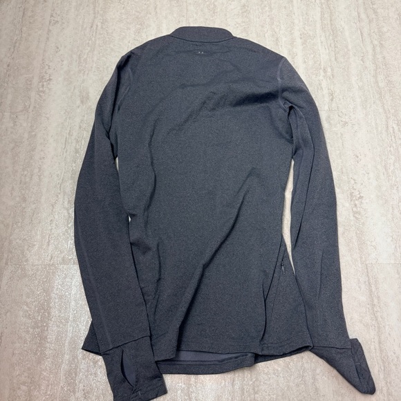Under Armour 1/4 zip pullover top - Picture 6 of 7